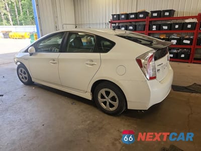 Drugie zdjęcie samochodu z przodu: 2015 TOYOTA PRIUS TWO VIN:JTDKN3DU2F1950548 - miniatura