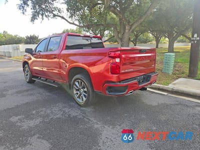 Trzecie zdjęcie samochodu z tyłu: 2026 CHEVROLET SILVERADO K1500 RST VIN:3GCUKEED6TG188804 - miniatura