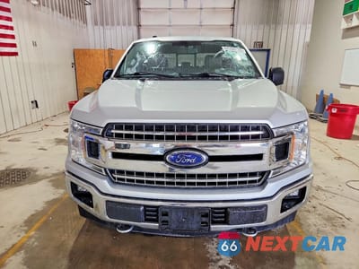 Piąte zdjęcie samochodu w środku: 2018 FORD F150 SUPERCREW VIN:1FTFW1E53JFE72372 - miniatura