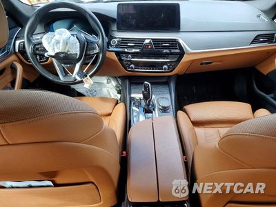 Zdjęcie 8 z 12 samochodu: 2021 BMW 530 XI VIN:WBA13BJ04MWX15286 - miniatura