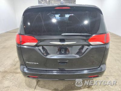 Zdjęcie 6 z 13 samochodu: 2017 CHRYSLER PACIFICA TOURING VIN:2C4RC1DG1HR642904 - miniatura