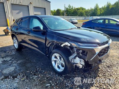 Czwarte zdjęcie samochodu z boku: 2024 CHEVROLET TRAX LS VIN:KL77LFE26RC002072 - miniatura
