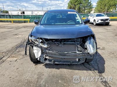 Piąte zdjęcie samochodu w środku: 2016 NISSAN ROGUE S VIN:JN8AT2MT3GW030018 - miniatura