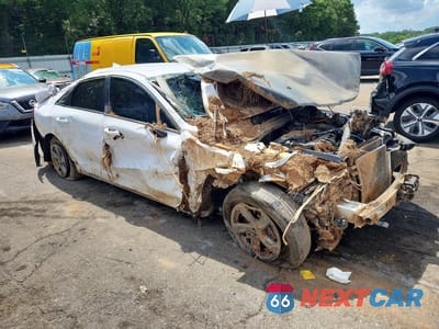 Czwarte zdjęcie samochodu z boku: 2023 KIA K5 LXS VIN:5XXG14J21PG185879 - miniatura