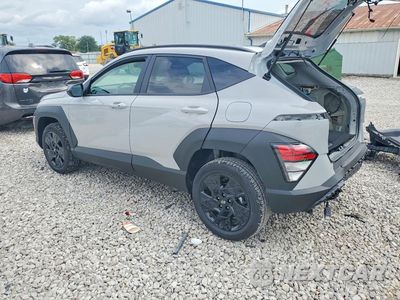 Trzecie zdjęcie samochodu z tyłu: 2026 HYUNDAI KONA SEL SPORT VIN:KM8HFCAB3TU490347 - miniatura