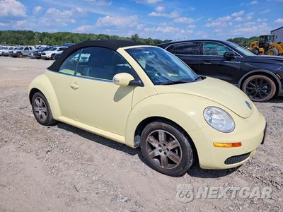 Czwarte zdjęcie samochodu z boku: 2006 VOLKSWAGEN NEW BEETLE CONVERTIBLE OPTION PACKAGE 1 VIN:3VWRF31Y46M310151 - miniatura