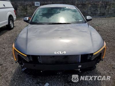 Piąte zdjęcie samochodu w środku: 2026 KIA K4 LXS VIN:3KPFT4DE9TE254039 - miniatura