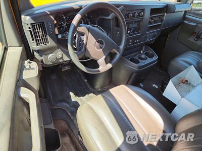 Zdjęcie 8 z 13 samochodu: 2024 GMC SAVANA G2500 VIN:1GTW7BF7XR1165440 - miniatura