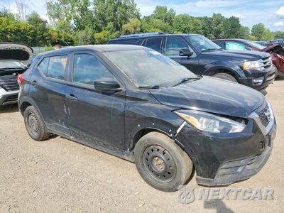 Czwarte zdjęcie samochodu z boku: 2020 NISSAN KICKS S VIN:3N1CP5BV1LL508616 - miniatura