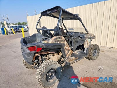 Czwarte zdjęcie samochodu z boku: 2015 POLARIS RZR UTILITY VEHICLE VIN:4XAVAA876FB938079 - miniatura