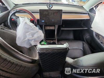 Zdjęcie 8 z 12 samochodu: 2020 TESLA MODEL Y VIN:5YJYGDEEXLF031711 - miniatura