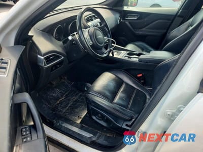 Zdjęcie 7 z 14 samochodu: 2017 JAGUAR F-PACE PRESTIGE VIN:SADCK2BN5HA088341 - miniatura