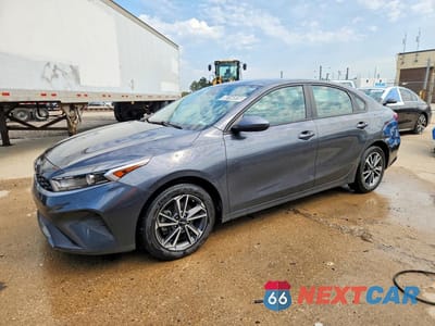 2023 KIA FORTE LXS 3KPF24AD4PE590752 - główne zdjęcie licytacji z USA - miniatura