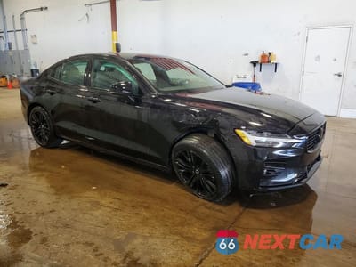 Czwarte zdjęcie samochodu z boku: 2024 VOLVO S60 PLUS VIN:7JRL12FH4RG282216 - miniatura