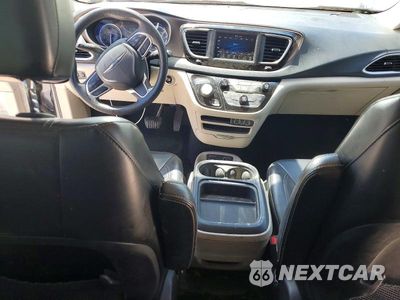 Zdjęcie 8 z 13 samochodu: 2021 CHRYSLER VOYAGER LXI VIN:2C4RC1DG7MR523443 - miniatura