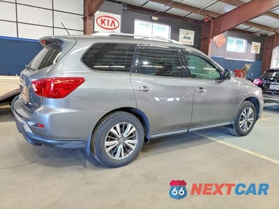 Trzecie zdjęcie samochodu z tyłu: 2018 NISSAN PATHFINDER S VIN:5N1DR2MM4JC674325 - miniatura