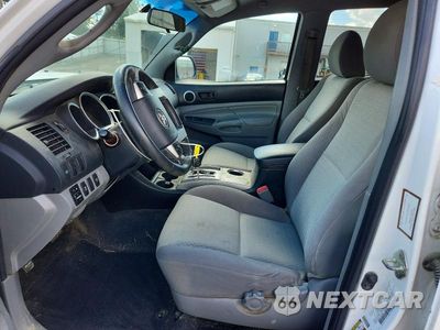 Zdjęcie 7 z 12 samochodu: 2015 TOYOTA TACOMA V6 VIN:3TMLU4EN5FM182880 - miniatura