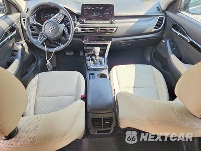 Zdjęcie 8 z 13 samochodu: 2021 KIA SELTOS SX VIN:KNDETCA24M7175587 - miniatura