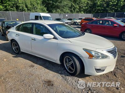 Czwarte zdjęcie samochodu z boku: 2015 NISSAN ALTIMA 2.5 S VIN:1N4AL3AP3FC173209 - miniatura