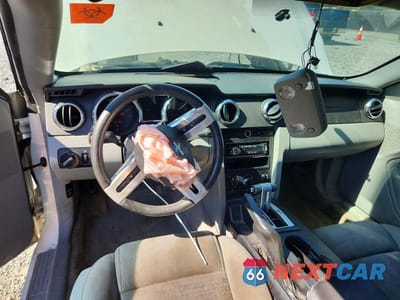 Zdjęcie 8 z 13 samochodu: 2006 FORD MUSTANG VIN:1ZVFT80N365130343 - miniatura