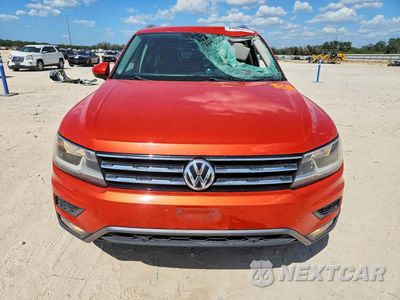 Piąte zdjęcie samochodu w środku: 2019 VOLKSWAGEN TIGUAN SE VIN:3VV3B7AX1KM124128 - miniatura