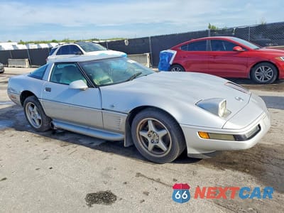 Czwarte zdjęcie samochodu z boku: 1996 CHEVROLET CORVETTE VIN:1G1YY22P5T5106770 - miniatura