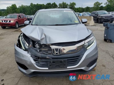 Piąte zdjęcie samochodu w środku: 2019 HONDA HR-V LX VIN:3CZRU6H32KG723158 - miniatura