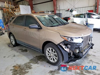 Czwarte zdjęcie samochodu z boku: 2018 CHEVROLET EQUINOX LS VIN:2GNAXHEV4J6165441 - miniatura