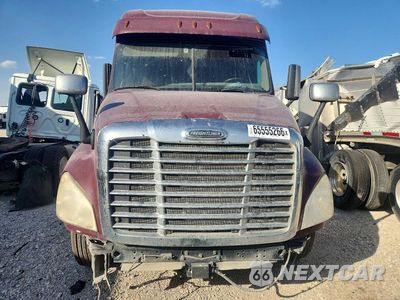 Piąte zdjęcie samochodu w środku: 2014 FREIGHTLINER CASCADIA 1 - SEMI TRUCK VIN:3AKJGLDV1ESFP0411 - miniatura