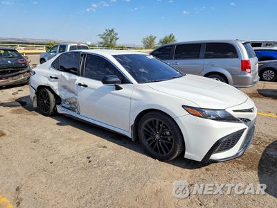 Czwarte zdjęcie samochodu z boku: 2022 TOYOTA CAMRY SE VIN:4T1G11AK1NU055294 - miniatura