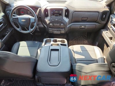 Zdjęcie 8 z 12 samochodu: 2019 CHEVROLET SILVERADO K1500 VIN:1GCPYAEH7KZ420784 - miniatura