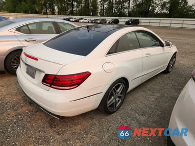 Trzecie zdjęcie samochodu z tyłu: 2014 MERCEDES-BENZ E 350 VIN:WDDKJ5KBXEF279274 - miniatura
