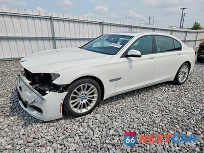 2015 BMW 750 LXI WBAYF8C5XFD655160 - główne zdjęcie licytacji z USA - miniatura