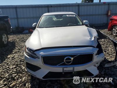 Piąte zdjęcie samochodu w środku: 2020 VOLVO S60 T6 MOMENTUM VIN:7JRA22TK8LG072410 - miniatura