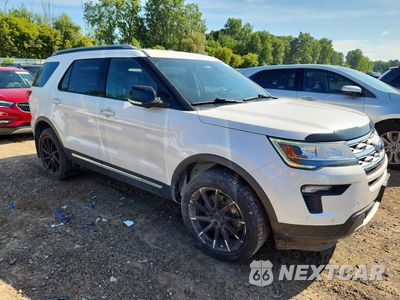 Czwarte zdjęcie samochodu z boku: 2019 FORD EXPLORER XLT VIN:1FM5K8D82KGB29510 - miniatura