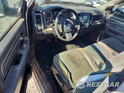 Zdjęcie 8 z 13 samochodu: 2017 RAM 1500 ST VIN:3C6JR6AT6HG548542 - miniatura
