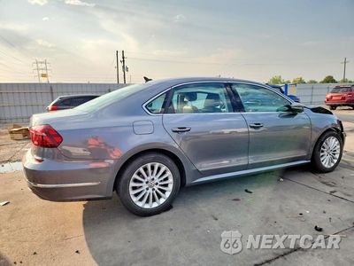 Trzecie zdjęcie samochodu z tyłu: 2017 VOLKSWAGEN PASSAT SE VIN:1VWBT7A35HC025632 - miniatura