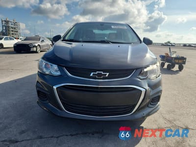 Piąte zdjęcie samochodu w środku: 2019 CHEVROLET SONIC LT VIN:1G1JD5SB3K4146594 - miniatura
