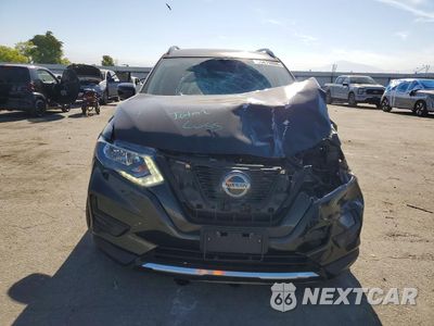Piąte zdjęcie samochodu w środku: 2019 NISSAN ROGUE SV VIN:5N1AT2MV6KC700454 - miniatura