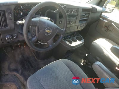 Zdjęcie 8 z 13 samochodu: 2017 CHEVROLET EXPRESS 3500 CARGO DELIVERY VAN VIN:1GCZGGFF8H1108301 - miniatura
