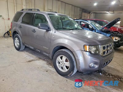 Czwarte zdjęcie samochodu z boku: 2008 FORD ESCAPE XLT VIN:1FMCU93128KD40210 - miniatura