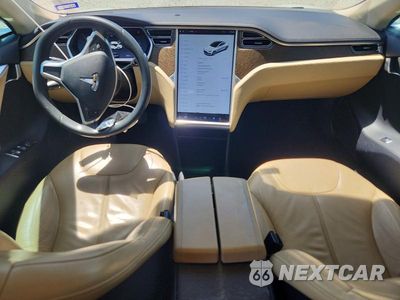 Zdjęcie 8 z 12 samochodu: 2013 TESLA MODEL S VIN:5YJSA1CG7DFP04921 - miniatura