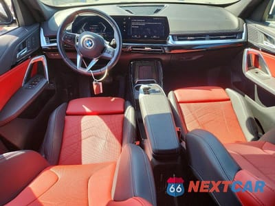 Zdjęcie 8 z 14 samochodu: 2023 BMW X1 XDRIVE28I VIN:WBX73EF05P5W47990 - miniatura