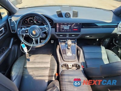 Zdjęcie 8 z 14 samochodu: 2021 PORSCHE CAYENNE GTS COUPE VIN:WP1BG2AY4MDA50157 - miniatura