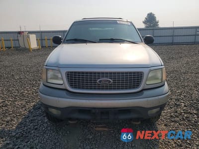 Piąte zdjęcie samochodu w środku: 2002 FORD EXPEDITION XLT VIN:1FMFU16L22LA84616 - miniatura