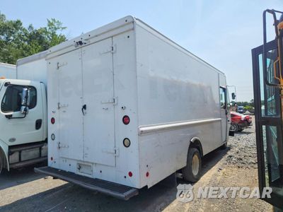 Trzecie zdjęcie samochodu z tyłu: 2013 FORD E450 DELIVERY TRUCK VIN:1FC4E4KL6DDB00457 - miniatura