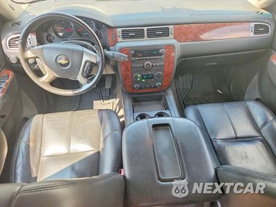 Zdjęcie 8 z 13 samochodu: 2012 CHEVROLET SUBURBAN K1500 LT VIN:1GNSKJE74CR297229 - miniatura