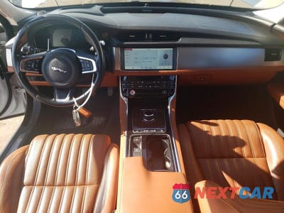 Zdjęcie 8 z 12 samochodu: 2018 JAGUAR XF PORTFOLIO LE VIN:SAJBN4EV9JCY53312 - miniatura