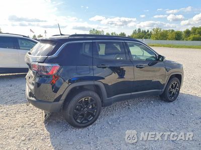 Trzecie zdjęcie samochodu z tyłu: 2025 JEEP COMPASS LATITUDE VIN:3C4NJDBN6ST503623 - miniatura