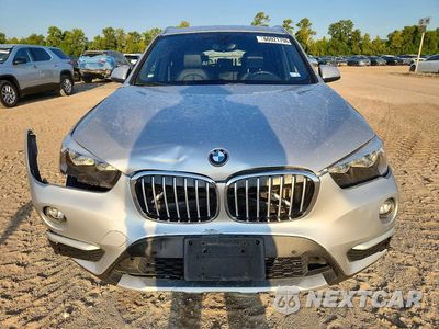 Piąte zdjęcie samochodu w środku: 2017 BMW X1 XDRIVE28I VIN:WBXHT3C35H5F83056 - miniatura